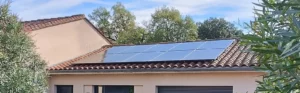 Présentation d'une installation de panneaux photovoltaïques sur toiture à Saintes